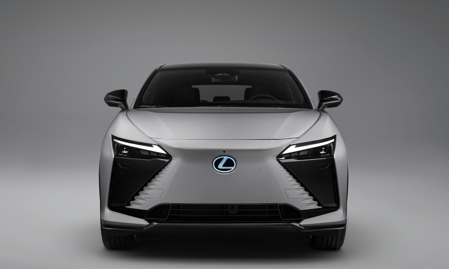 2026_Lexus_RZ_550e_01