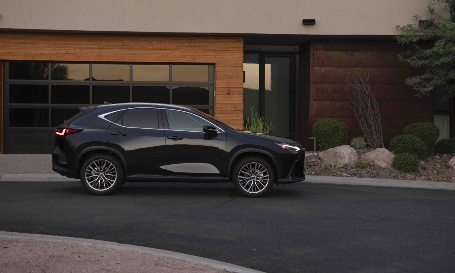 2026_Lexus_NX_350_Caviar_001