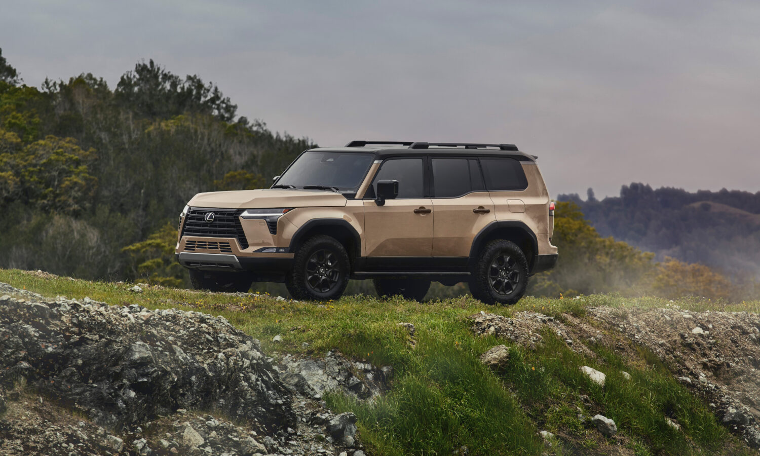 2026_Lexus_GX_Overtrail+_009