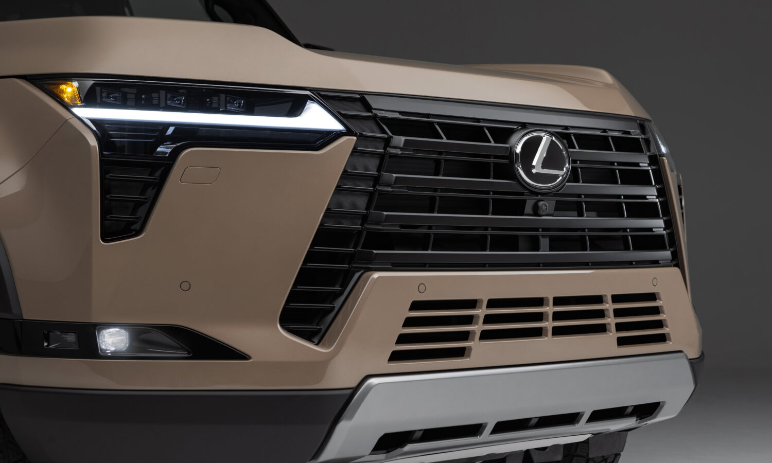 2026_Lexus_GX_Overtrail+_012