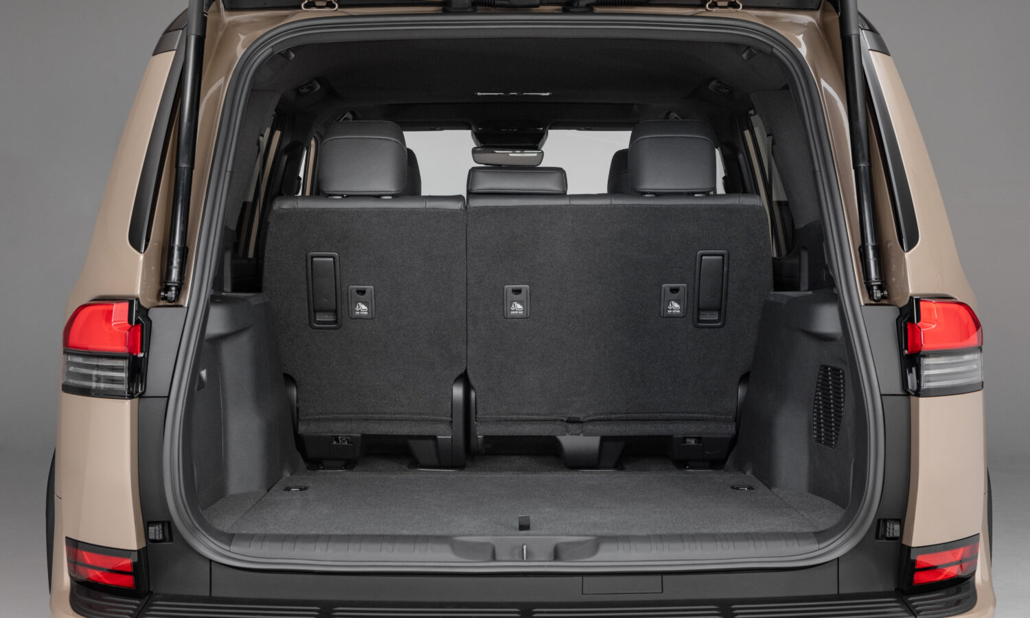 2026_Lexus_GX_Overtrail+_024